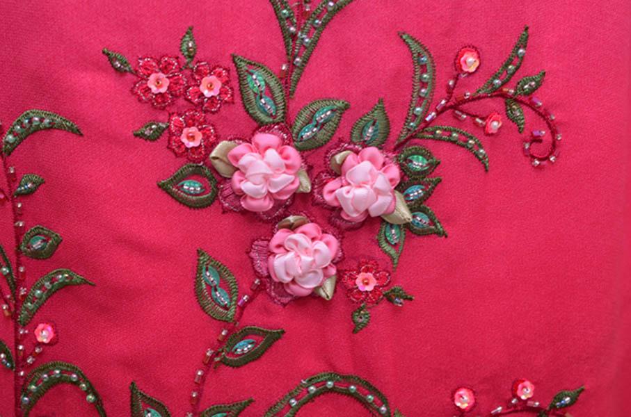 Design Bunga Sulam | baju kurung moden dgn bunga sulam dan manik merah Design Bunga Sulam | baju kurung moden dgn bunga sulam dan manik merah
