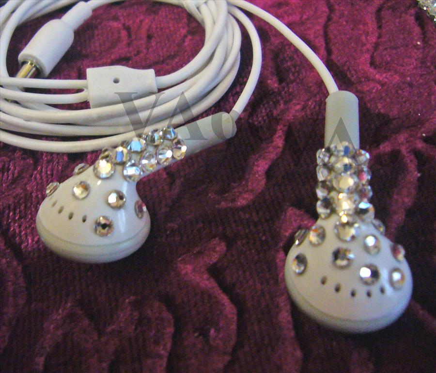 Bling Bling Studded White Ear Buds Swarovski Flatback Earphones Apple .. Bling Bling Studded White Ear Buds Swarovski Flatback Earphones Apple ..