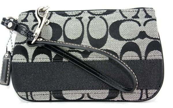 coach wristlets blac