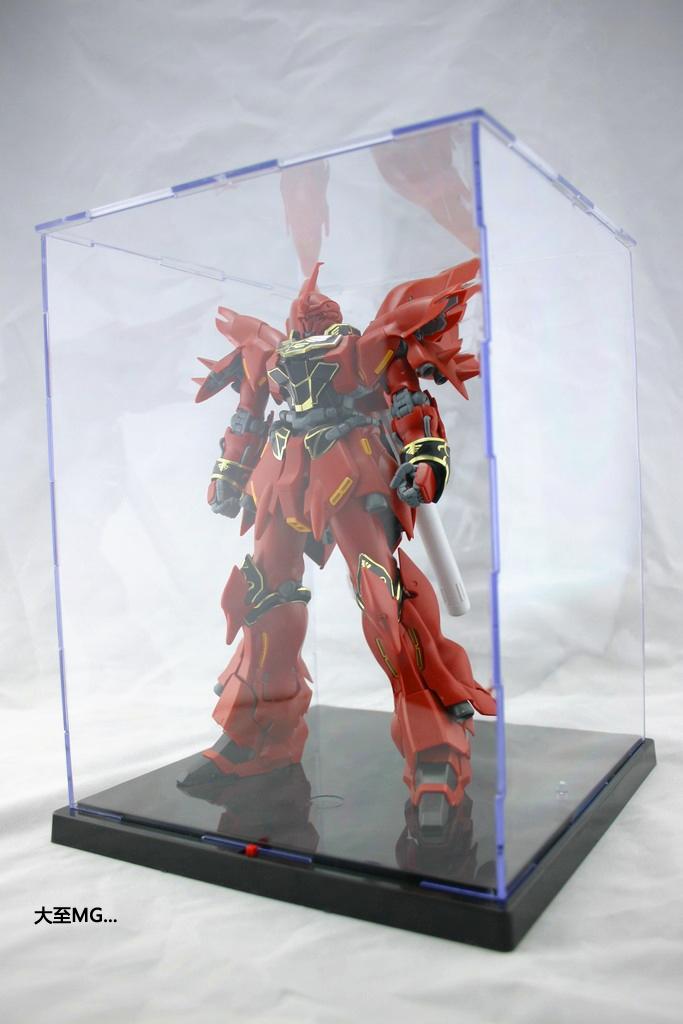 Gundam Display Figurine Box MG 1/100 Gundam Display Figurine Box MG 1/100