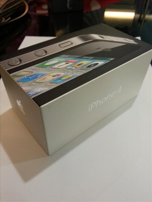 USED Iphone 4 for sale (1 year old) USED Iphone 4 for sale (1 year old)