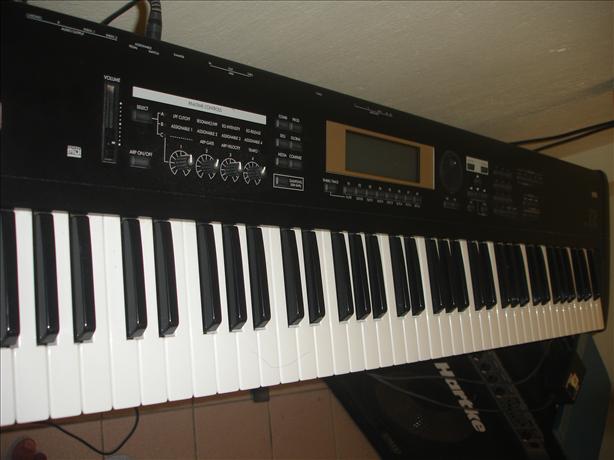 Korg TR Music Workstation 76keys