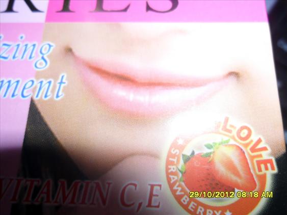 MOISTURIZING LIP TREATMENT CREAM
