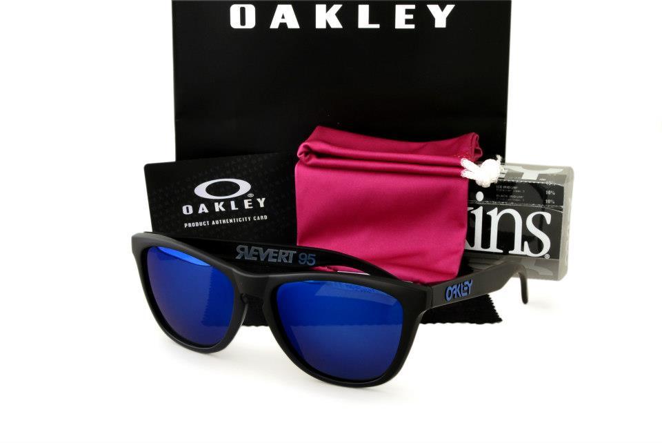 oakley frogskins blue lenses oakley frogskins blue lenses