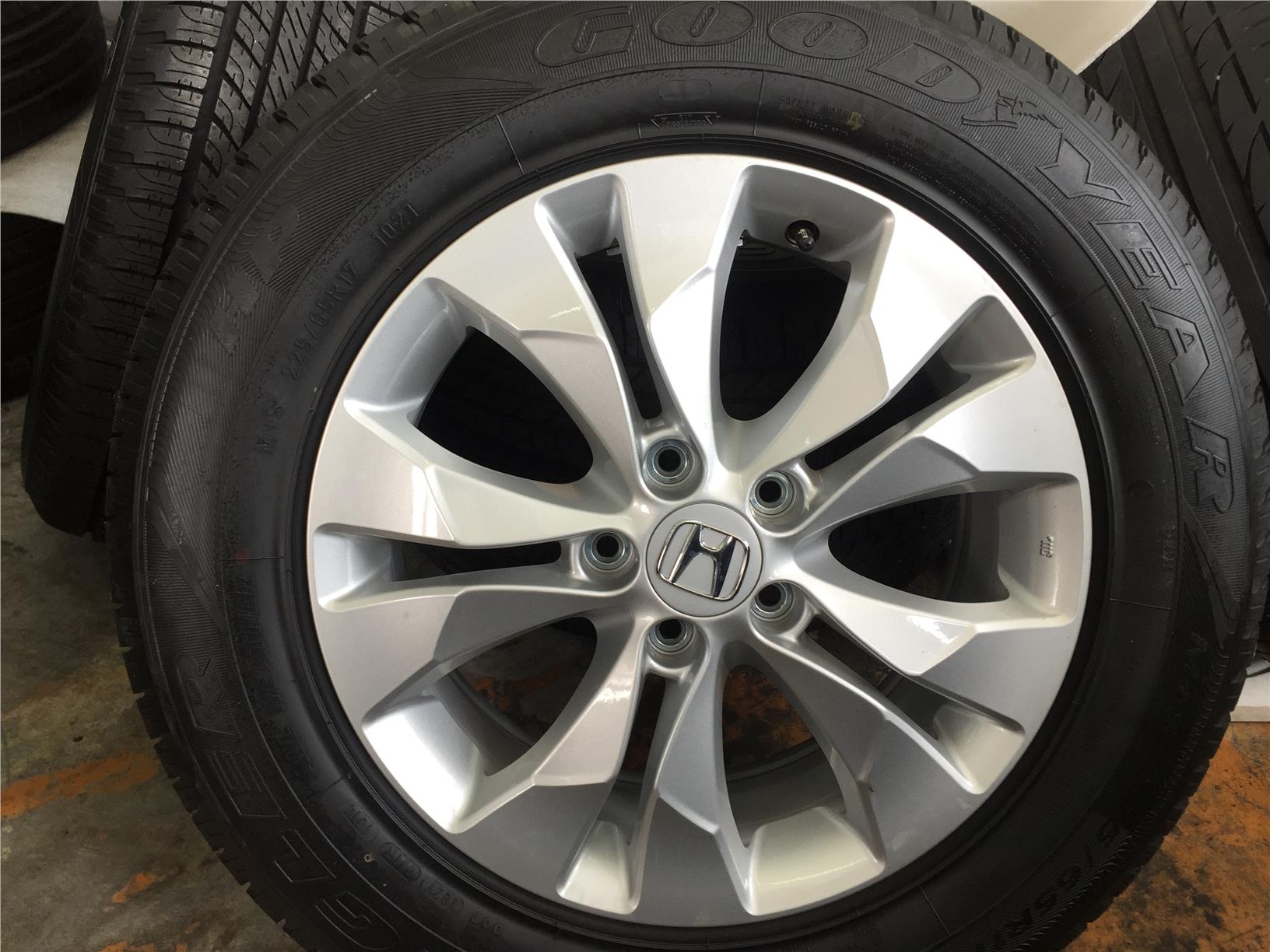 17 Inch honda stock rims #3