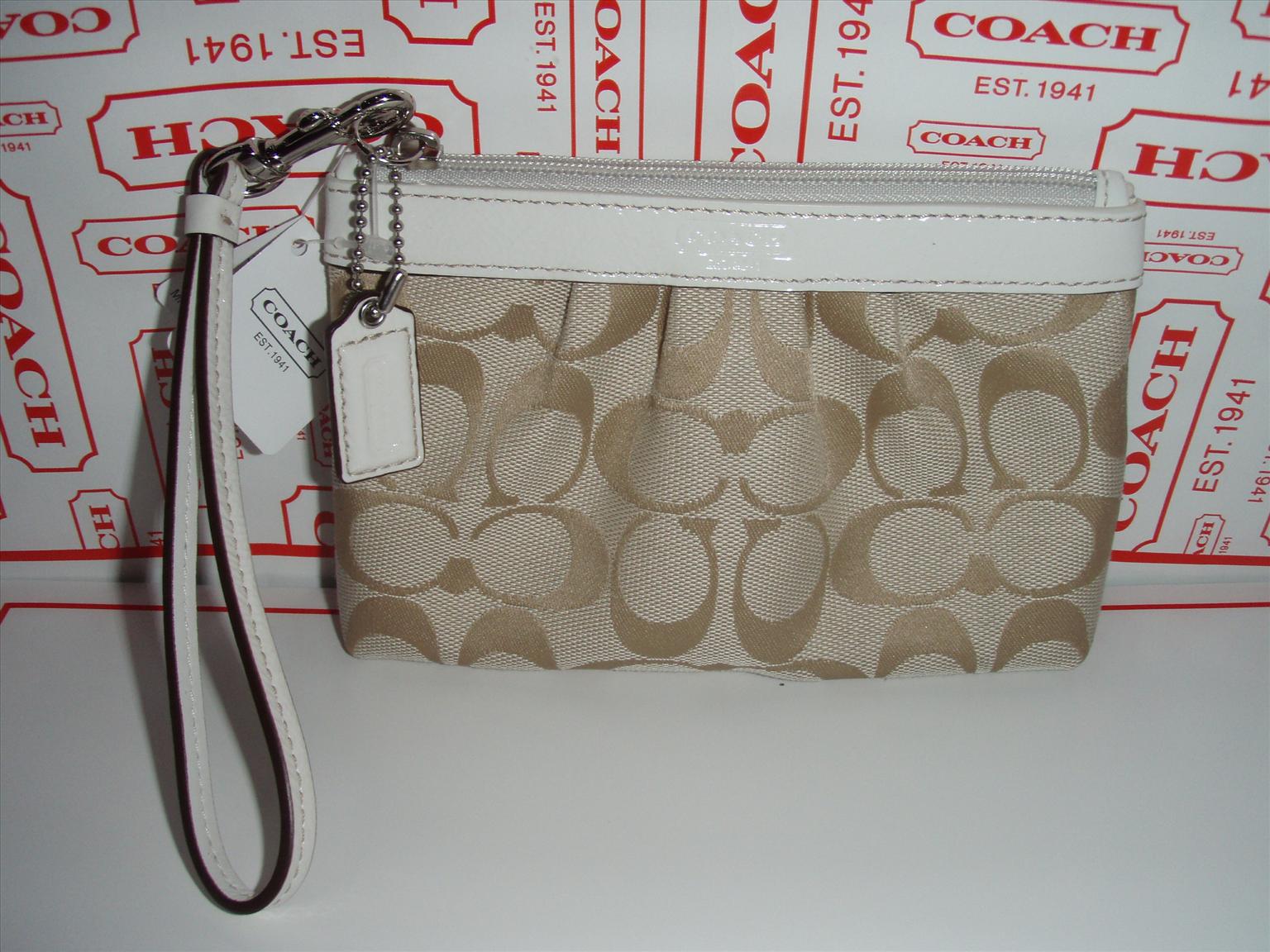coach wristlets 25