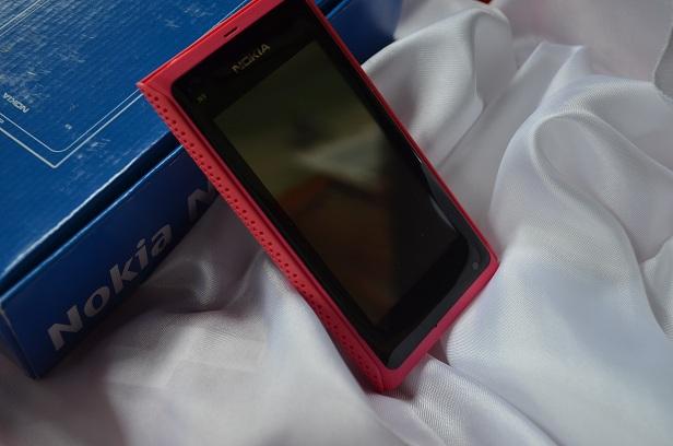  Phone N9 ( Pink/Green/Blue ) 2 SIM+Bluetooth+Meego+Earphone+Charger+U..