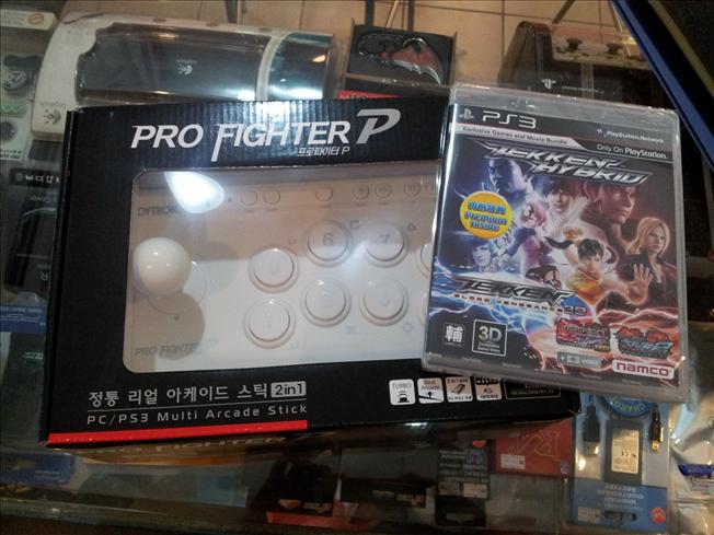 PS3 - Tekken Hybrid + Fighting Stick(BLK/WHT) (new&sealed) PS3 - Tekken Hybrid + Fighting Stick(BLK/WHT) (new&sealed)