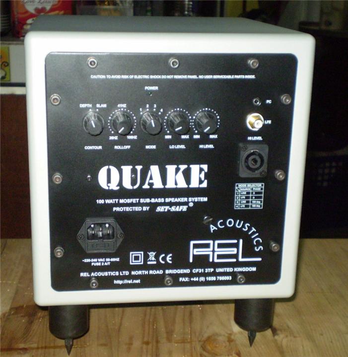 REL Acoustics (Great Britain) QUAKE **Award-winning powered Subwoofer