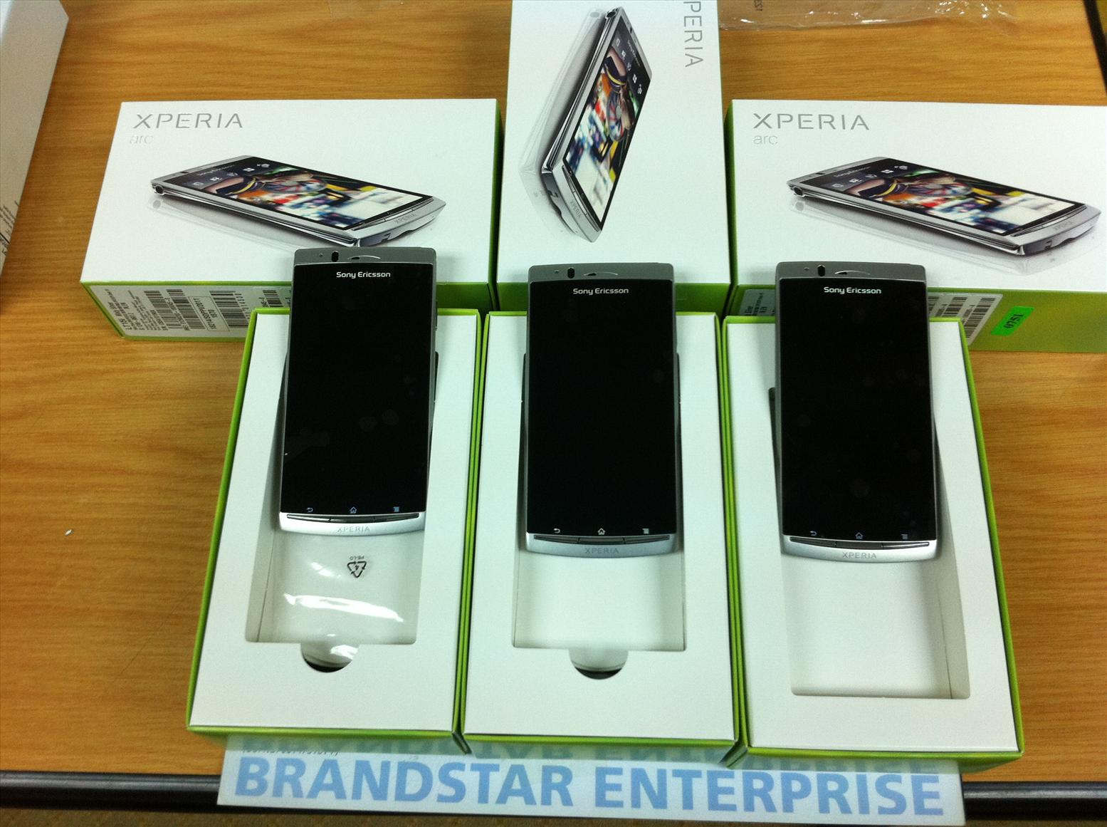 Sony Ericsson Xperia ARC-New Set 18 Months Warranty..Ready Stock FOC Pouch