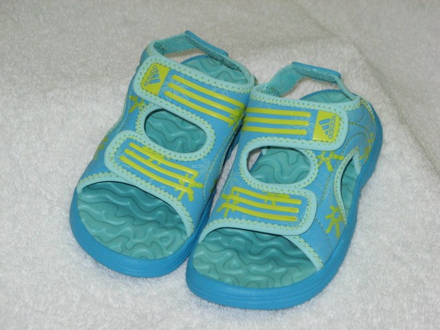 Adidas Beach Sandals. NEW ADIDAS AKWAH K BEACH SANDALS for KID (item 75497284