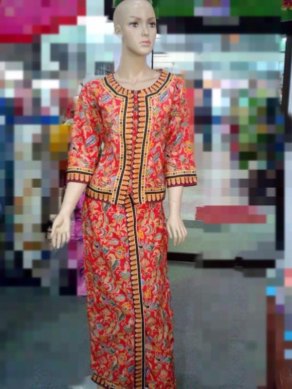 KEBAYA / BATIK UNIFORMS - FRE (end 9/4/2015 11:15 AM - MYT )