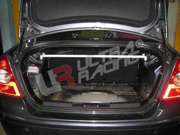 Rear lower strut bar on a ford focus #10